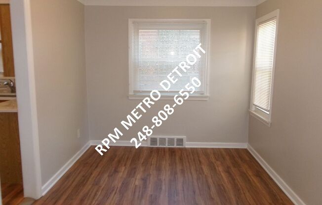 3 beds, 2.5 baths, $1,350, Unit (OM)