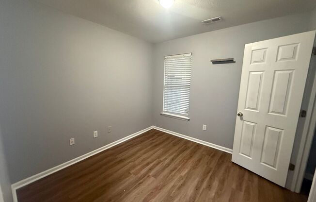 End-Unit Townhome Near Lake Wylie Shopping & Dining