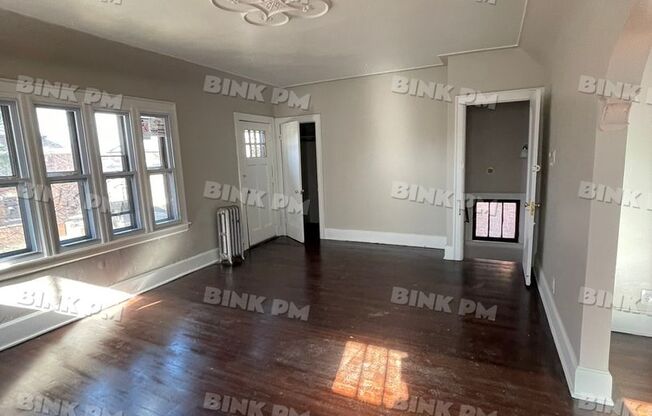 3 beds, 1 bath, $900