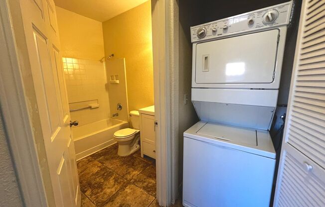 2 beds, 2 baths, $850, Unit UNIT 1102