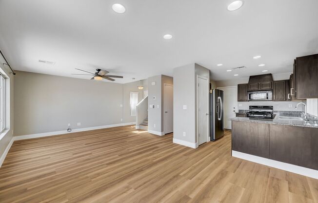 Beautiful 3 Bedroom Mountain’s Edge Rental with Brand-New Luxury Vinyl Flooring!