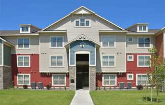 Apartment Entrance at Badger Canyon, Kennewick, Washington