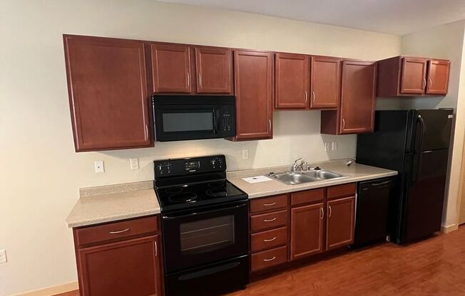 Studio, 1 bath, 612 sqft, $1,075, Unit 423