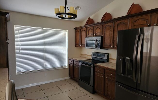 3 beds, 2 baths, $2,300