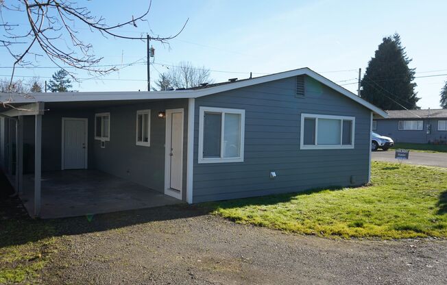 Fully Remodeled Duplex Available in West Vancouver for Rent - 1410 E 30th St