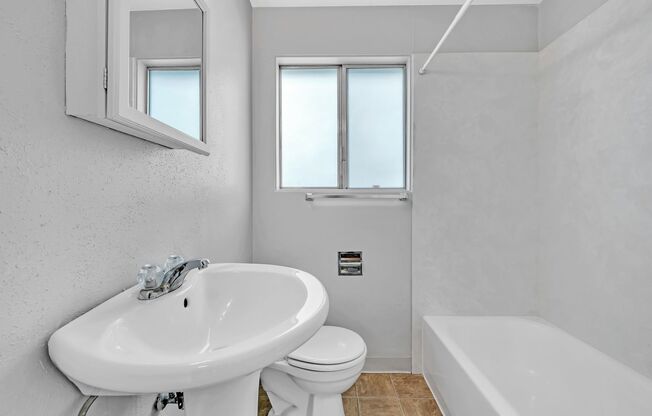 2 beds, 1.5 baths, 750 sqft, $1,395, Unit 37