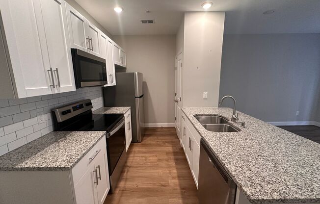 1 bed, 1 bath, 800 sqft, $1,350