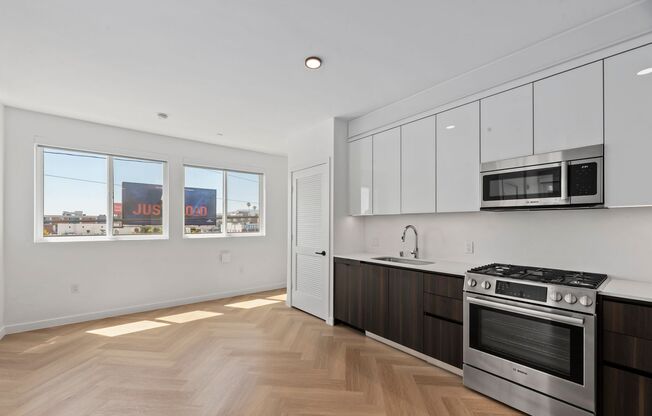 Studio, 1 bath, 553 sqft, $3,185, Unit 401