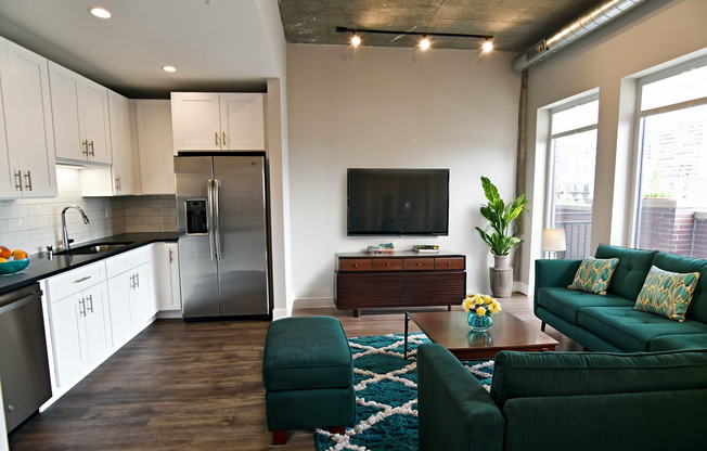 2 beds, 2 baths, 975 sqft, $4,175, Unit 3833-718