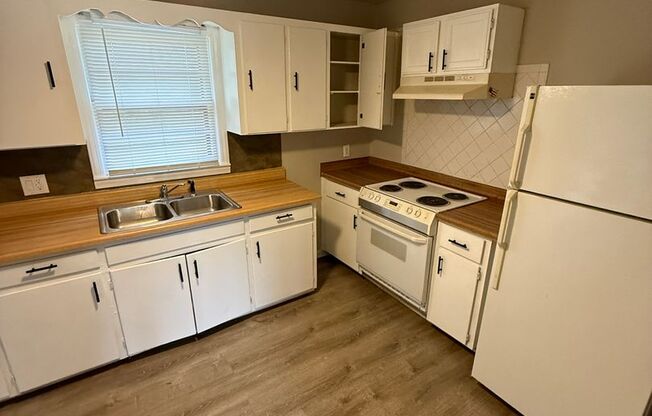 4610-4616 E Linwood Blvd-4 Plex