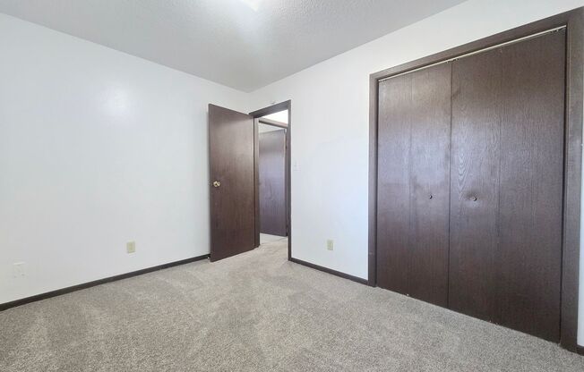 2 beds, 1 bath, 720 sqft, $859, Unit 4