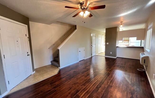 2 beds, 1.5 baths, $1,649, Unit #40