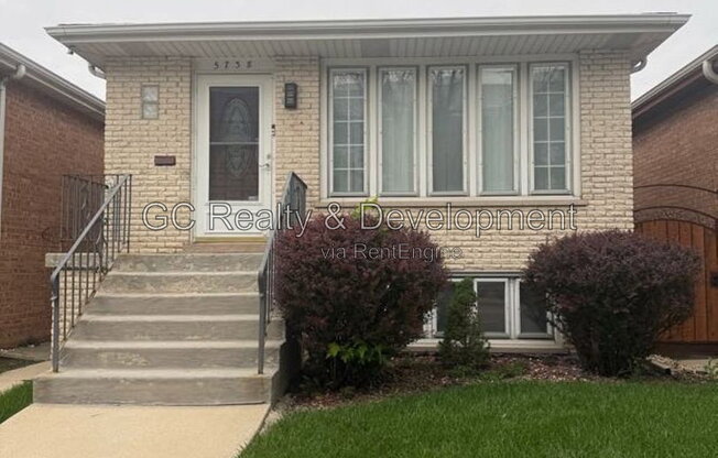 5738 S CENTRAL AVE