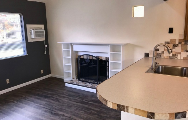 2 beds, 1 bath, 820 sqft, $1,525, Unit 1647A
