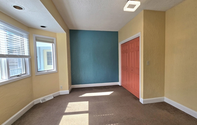 3 beds, 1 bath, $3,200, Unit 1