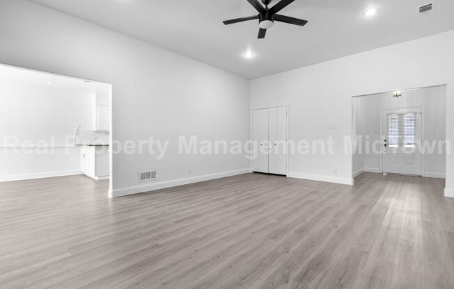 Charming Home Centrally Located in the DFW