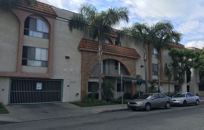 Studio, 1 bath, 450 sqft, $1,550, Unit 127 $499 SECURITY DEPOSIT ON APPROVED CREDIT !!! COME VISIT US TODAY !!