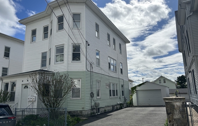 40 LARCH ST