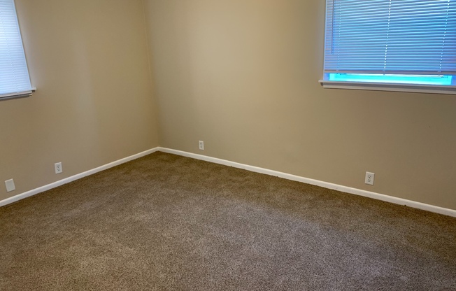 2 beds, 1 bath, 900 sqft, $950