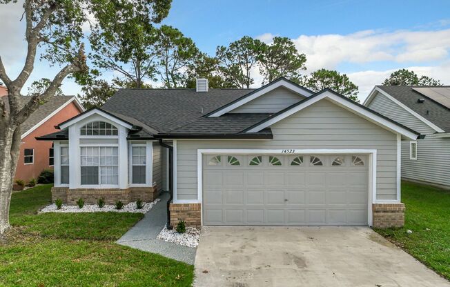 Hunter's Creek - 3 Bedroom, 2 Bathroom Pool Home