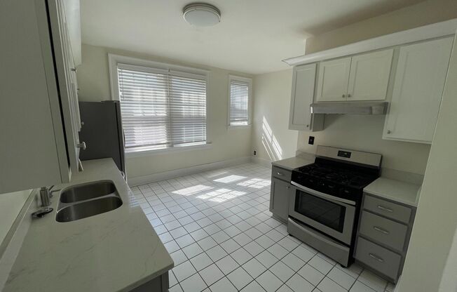 Large 3 Bedroom in Herron Morton 2200/Sq. Ft.