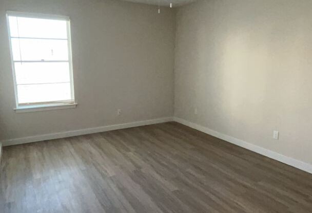 2 beds, 1 bath, 900 sqft, $1,550, Unit ELP2202-336