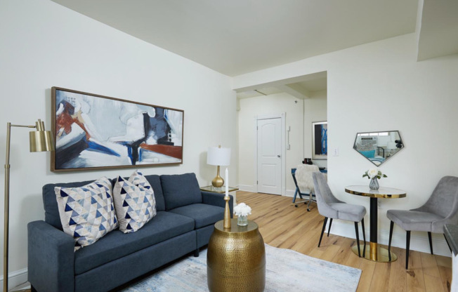 Cozy Studio Steps from Meridian Hill Park!