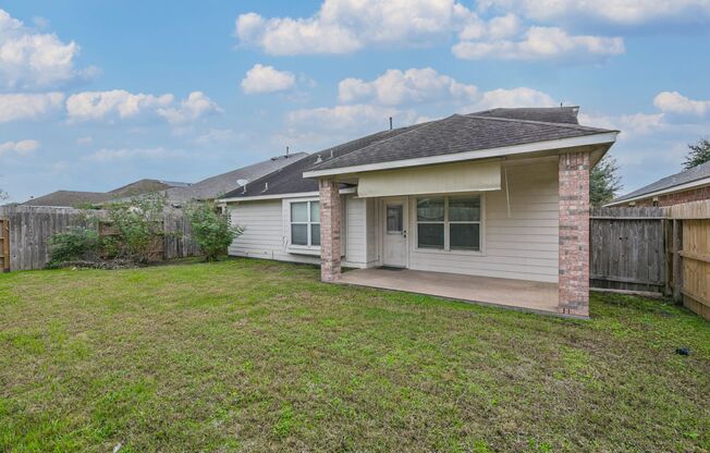 4 bedroom with 3 FULL Baths in Katy!