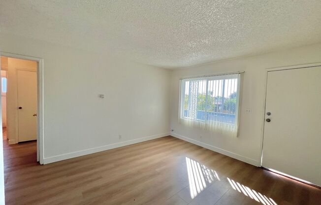 2 beds, 1 bath, 900 sqft, $2,350, Unit 3