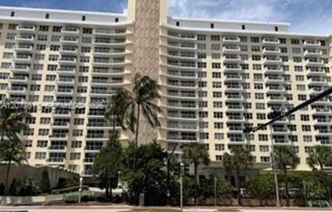 2 beds, 2 baths, $4,500, Unit # 15 J
