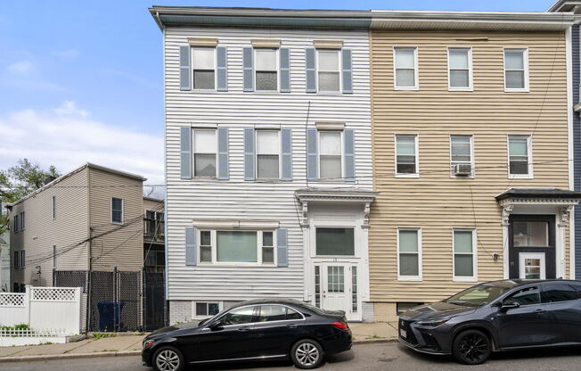 13 KNOWLTON ST