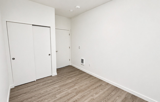 2 beds, 1 bath, 692 sqft, $1,695, Unit 105