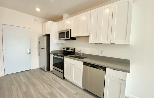 2 beds, 1 bath, 770 sqft, $2,875, Unit 1830 Alemany Blvd., Unit 304