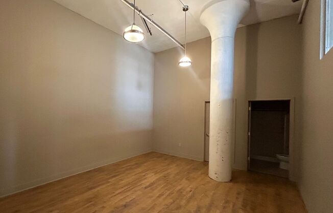 2 beds, 2 baths, 1,073 sqft, $1,750, Unit Apt. 211