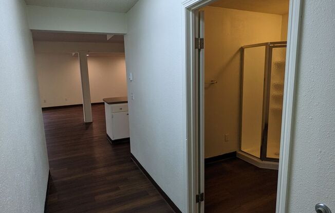 1 bed, 1 bath, 700 sqft, $1,375, Unit #13