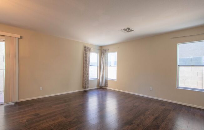 CHARMING 3BD/2BTH 2-STORY HOME!!!