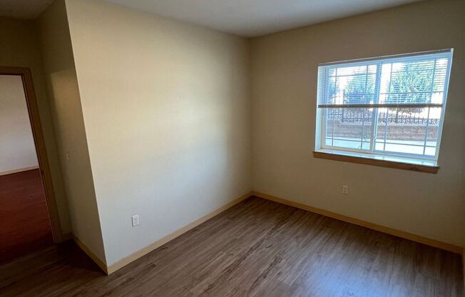 1 bed, 1 bath, 735 sqft, $1,175, Unit 101