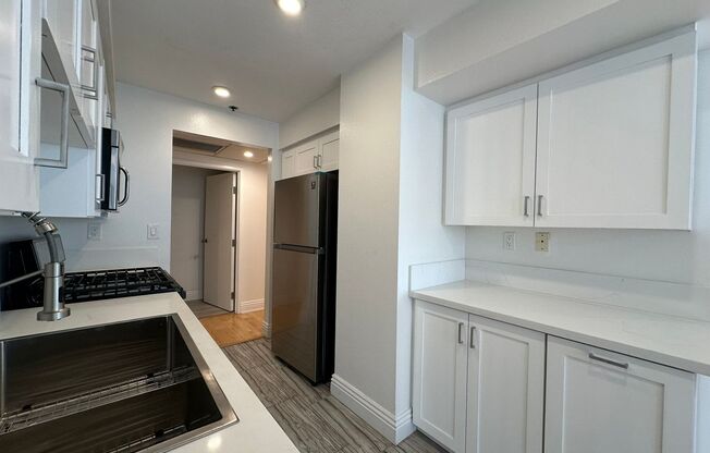 2 beds, 2.5 baths, 1,300 sqft, $3,995, Unit 203