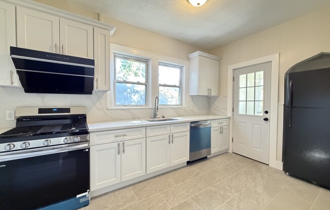 113 ELM AVE