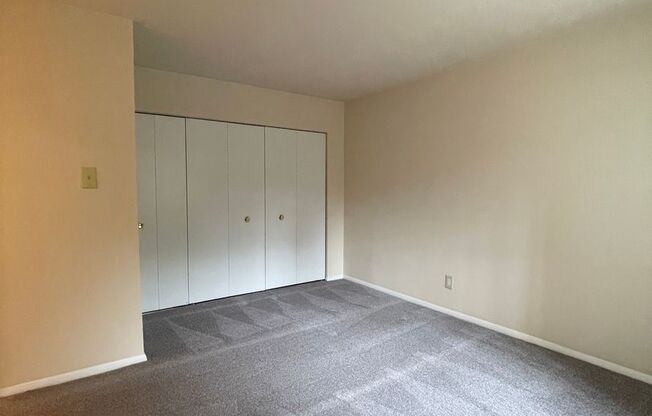 2 beds, 2 baths, 1,000 sqft, $1,950, Unit 14210 #204