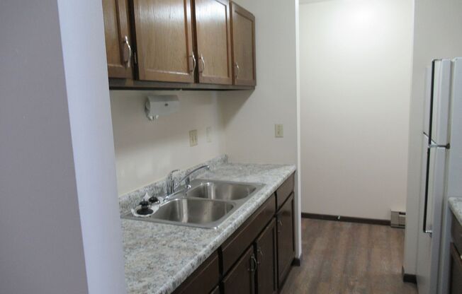 2 beds, 1.5 baths, 884 sqft, $1,245, Unit 305