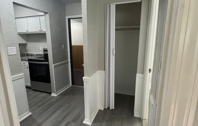 1 bed, 1 bath, $960, Unit 205