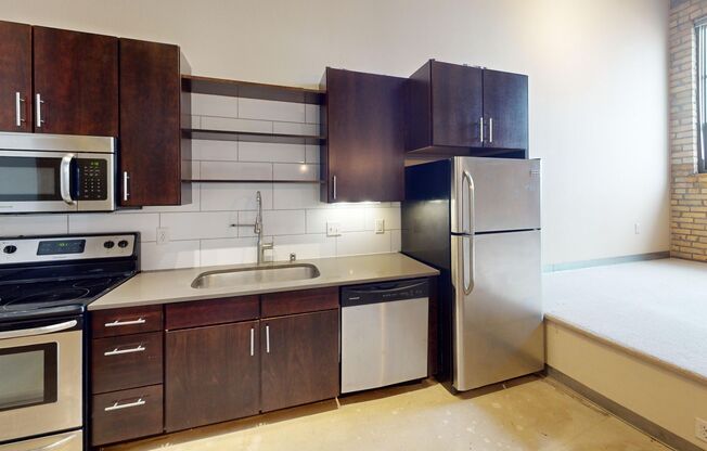 1 bed, 1 bath, 721 sqft, $1,920, Unit 607-414