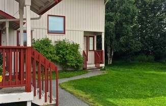 Bright Upstairs 2br South Anchorage