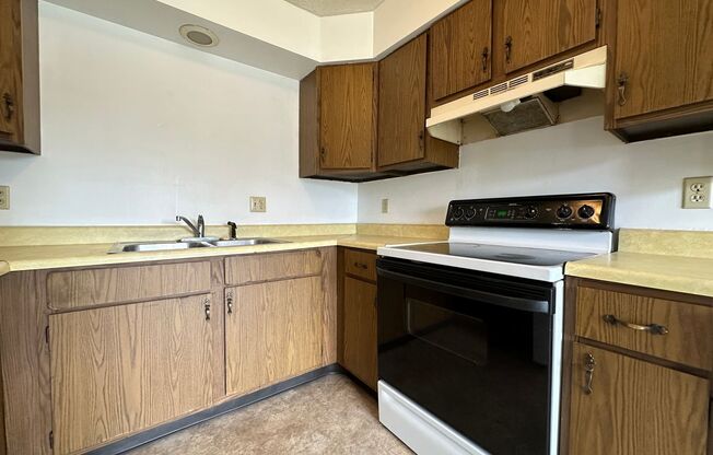 2 beds, 1 bath, $899