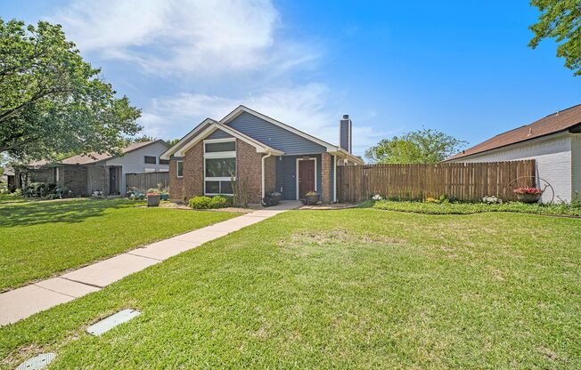 Turnkey Home in Established NFW Neighborhood!