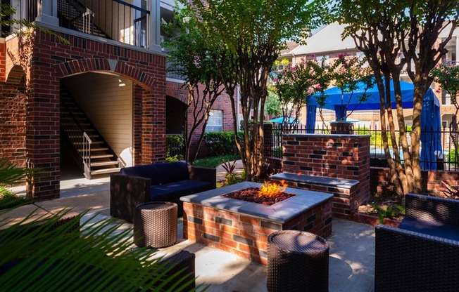 The Inverness Courtyard | Houston, TX Apartments | Apartments in Houston, TX