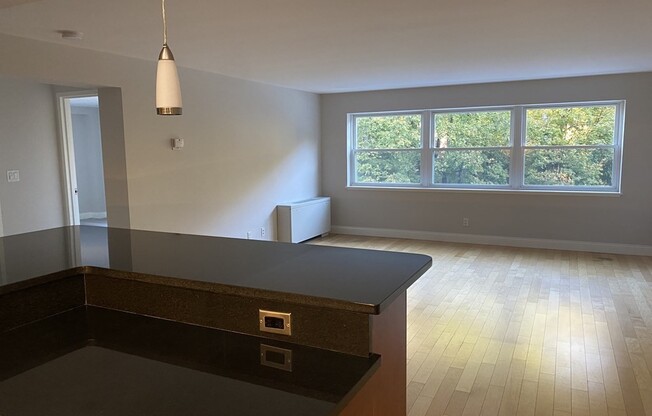 2 beds, 2 baths, 950 sqft, $3,950, Unit 611