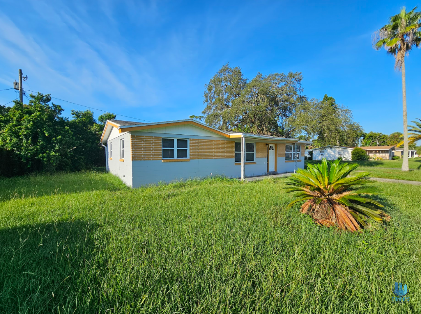 GORGEOUS 2 BEDS | 2 BATHS Home with a BONUS ROOM in Holiday available for rent!