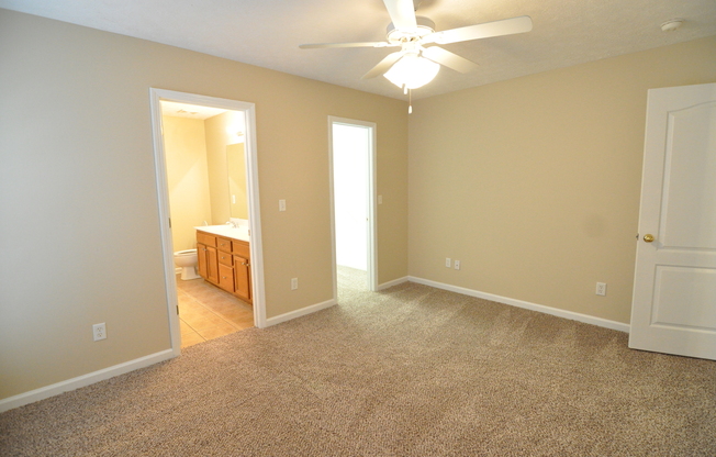 3 beds, 2 baths, $1,350